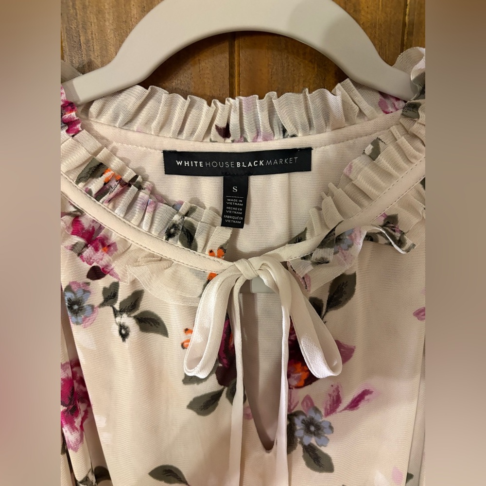 Floral Ruffle Sleeveless Top - Picture 2 of 3